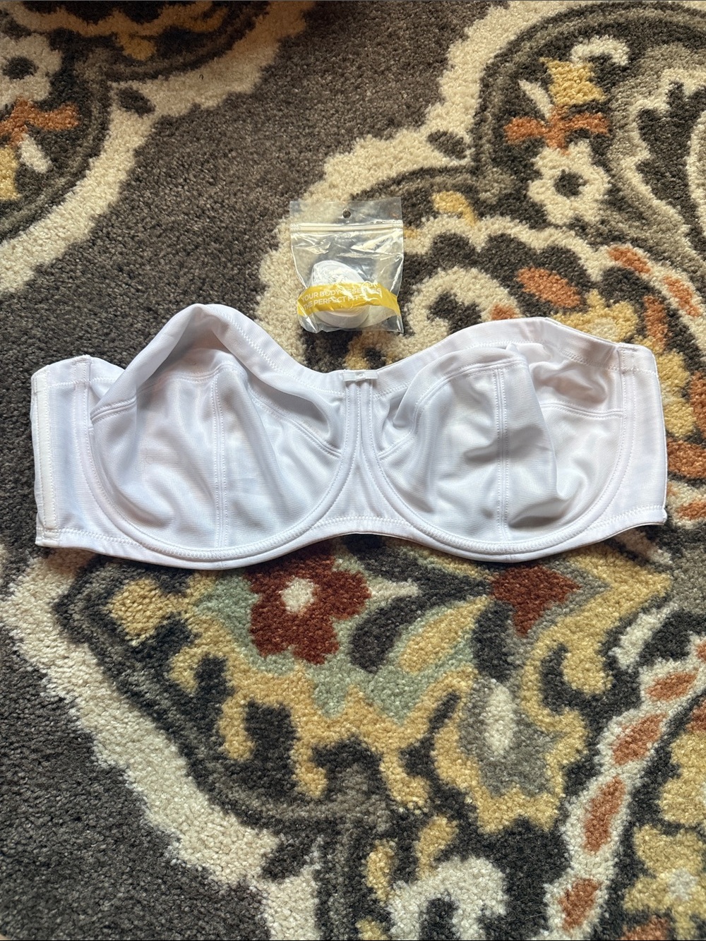 Strapless White Underwire Bandeau Bra with Removable Straps